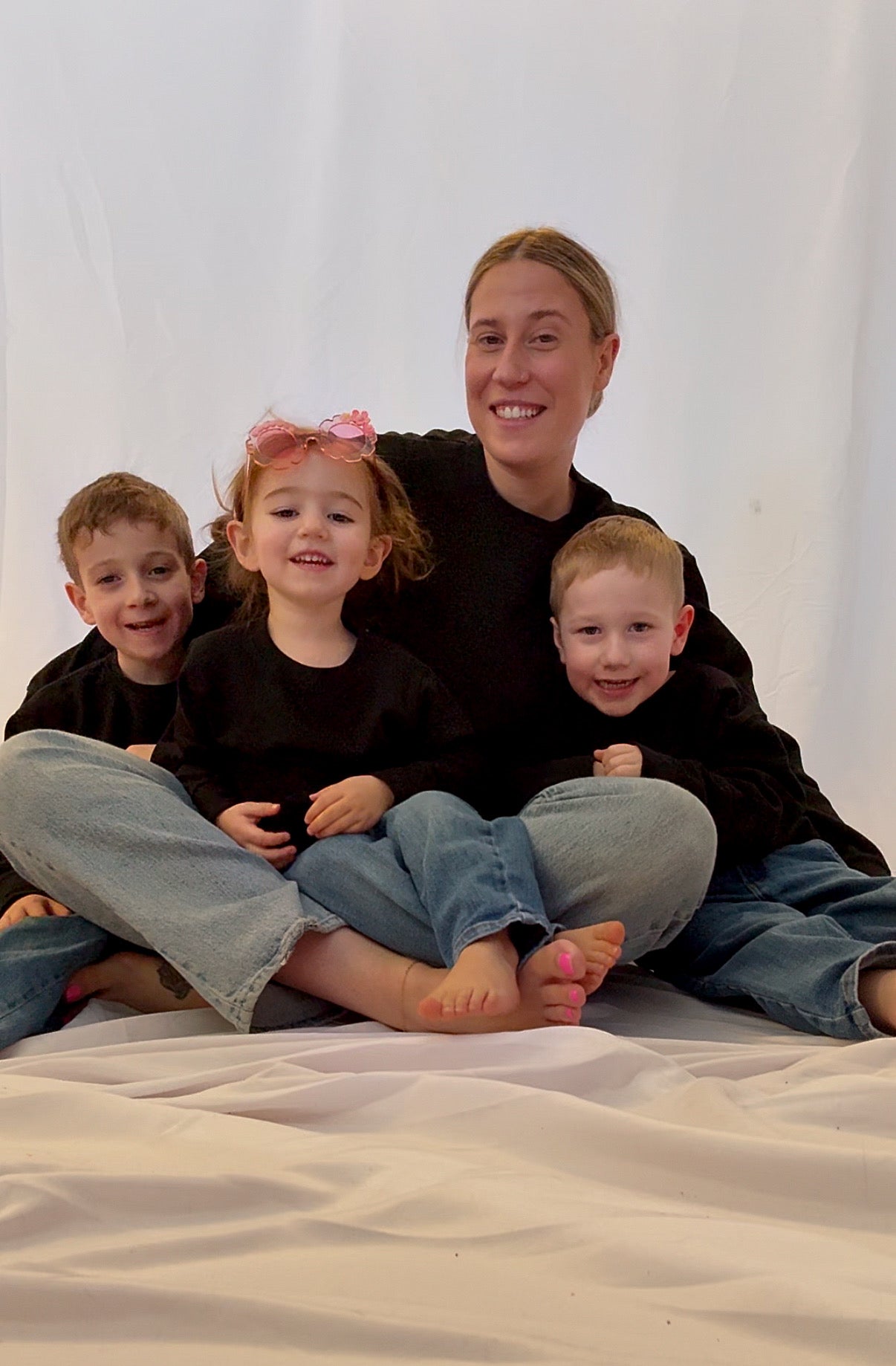 Friday Night Pizza Club - Black | Adult Signature Crew